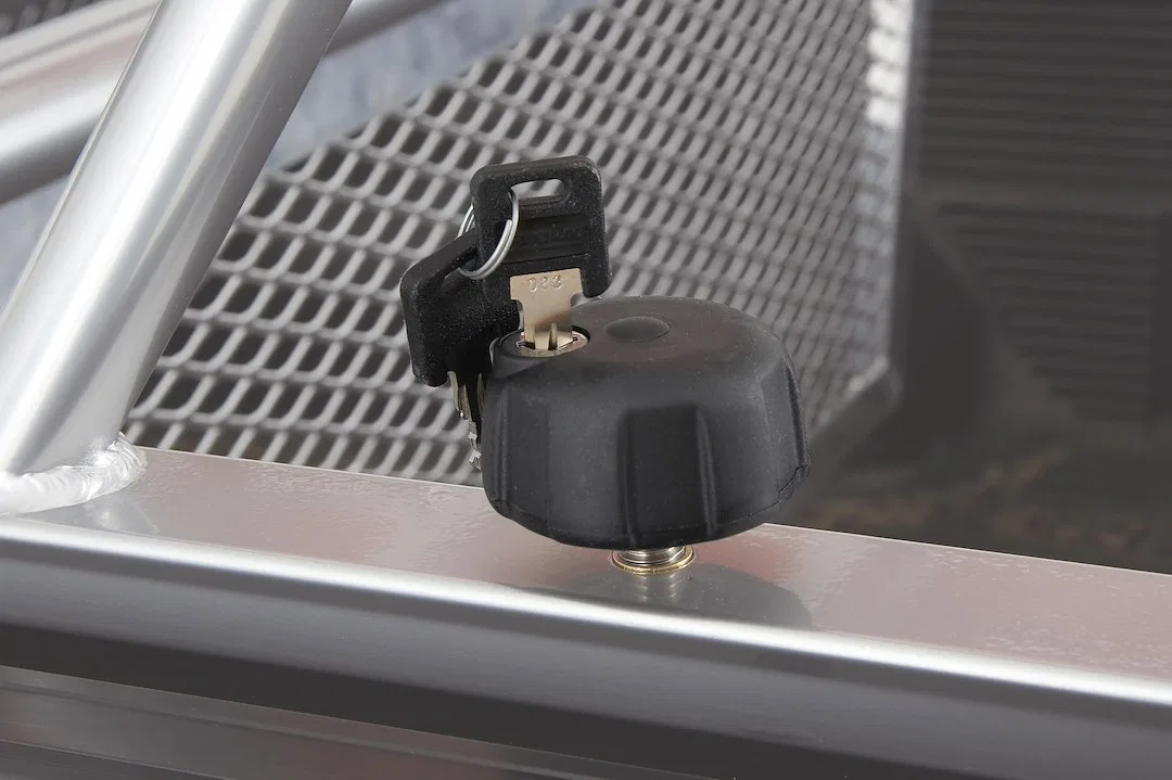 25700 – TRAC RAC Ladder Rack Cross Bar Quick Release Knob, For Use With TracRac™ and TracRac ™ G2 Sliding Systems Set...